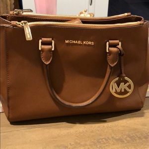 Michael kors purse